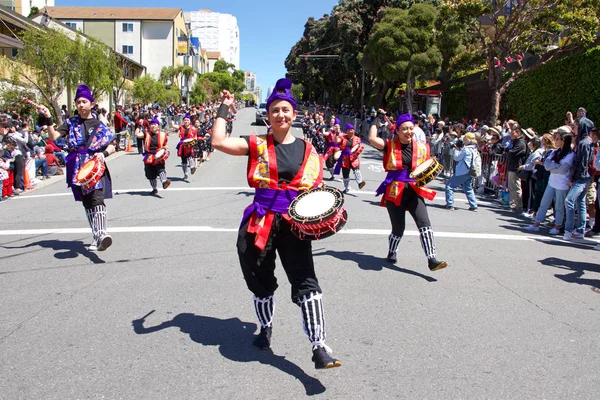 San Francisco April 2019 Unbekannte Nehmen Der Jährlichen Kirschblütenparade Teil — Stockfoto