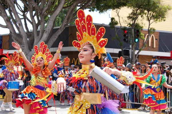 San Francisco Května 2019 Neidentifikovaní Účastníci Ročníku Karnevalové Velké Přehlídky — Stock fotografie