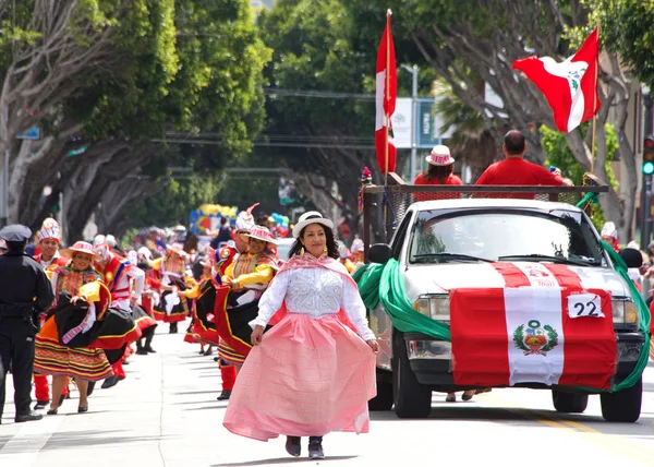 San Francisco Mai 2019 Unbekannte Teilnehmer Des Jährlichen Karnevalsumzugs Missionsbezirk — Stockfoto