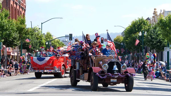 2019年7月4日 阿拉米达 7月4日的阿拉米达游行 Alameda 4Th July Parade 全国规模最大 持续时间最长的独立日游行之一 — 图库照片
