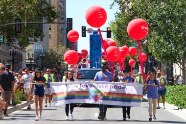 Oakland, Ca - 08 Eylül 2019: Oakland Gay Onur Festivali 'nin 10. Geleneksel Oakland Gey Onur Yürüyüşü Oakland şehir merkezindeki.