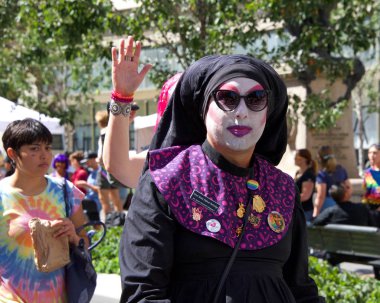 Oakland, Ca - 08 Eylül 2019: Oakland Gay Onur Festivali 'nin 10. Geleneksel Oakland Gey Onur Yürüyüşü Oakland şehir merkezindeki.