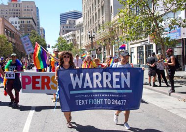 Oakland, Ca - 08 Eylül 2019: Oakland Gay Onur Festivali 'nin 10. Geleneksel Oakland Gey Onur Yürüyüşü Oakland şehir merkezindeki.