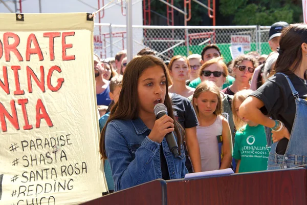 Sacramento Září 2019 Mládež Protestující Proti Změně Klimatu Schodech Budovy — Stock fotografie