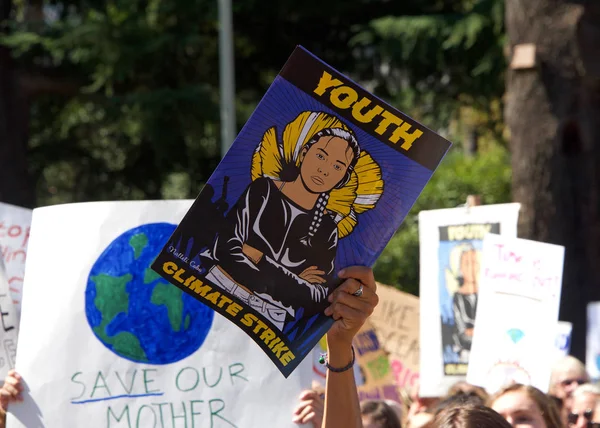 Sacramento Září 2019 Mládež Protestující Proti Změně Klimatu Schodech Budovy — Stock fotografie