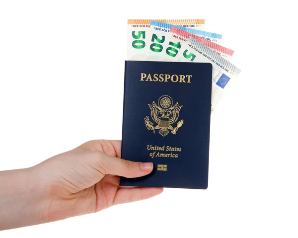 年轻的女高加索人手里拿着美国护照 上面挂着欧洲钞票欧元 从美国到欧洲的旅行 提前计划资金的转换 — 图库照片