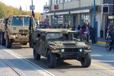 San Francisco, Ca - 11 Kasım 2018: Birinci Dünya Savaşı 'nın sona ermesinin 100. yıldönümü münasebetiyle San Francisco' daki Gaziler Günü Geçidi 'ne kimliği belirsiz katılımcılar.