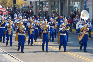 San Francisco, Ca - 11 Kasım 2018: Birinci Dünya Savaşı 'nın sona ermesinin 100. yıldönümü münasebetiyle San Francisco' daki Gaziler Günü Geçidi 'ne kimliği belirsiz katılımcılar.