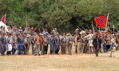 Duncan Mills, Ca - 14 Temmuz 2018: Kuzey Kaliforniya 'nın en büyük İç Savaş canlandırmalarının tanımlanamayan katılımcıları ve Mississippi' nin en büyük batısından biri. İki günlük bir tarih deneyimi..