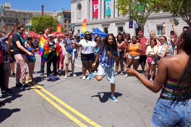 San Francisco, Ca - 23 Haziran 2018: Lgbtq Topluluğunun en büyük toplantılarından biri olan San Francisco Pride 'ın müttefikleri. Bu yılın teması 