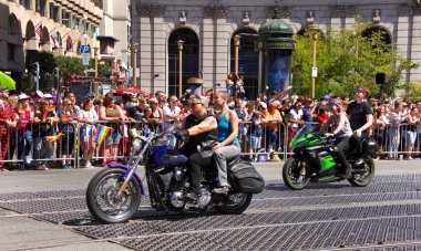 San Francisco, Ca - 24 Haziran 2018: Bu yıl 280 'den fazla birliğe ev sahipliği yapan dünyanın en eski ve en büyük Lgbtqia geçit törenlerinden biri olan 48..
