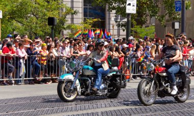 San Francisco, Ca - 24 Haziran 2018: Bu yıl 280 'den fazla birliğe ev sahipliği yapan dünyanın en eski ve en büyük Lgbtqia geçit törenlerinden biri olan 48..