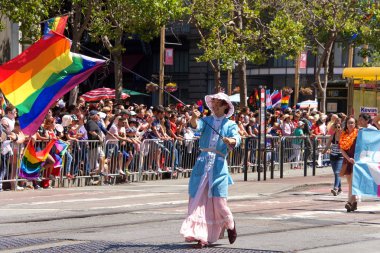 San Francisco, Ca - 24 Haziran 2018: Bu yıl 280 'den fazla birliğe ev sahipliği yapan dünyanın en eski ve en büyük Lgbtqia geçit törenlerinden biri olan 48..