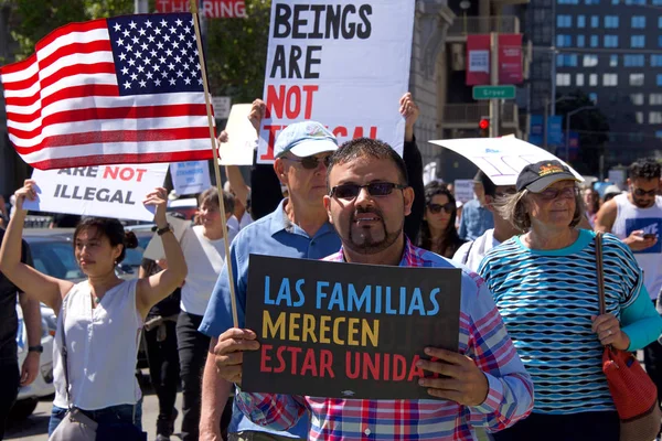 San Francisco Juni 2018 Duizenden Demonstranten Een Families Belong Together — Stockfoto