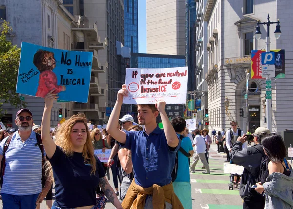 San Francisco Června 2018 Radnici Pochodují Tisíce Demonstrantů Kteří Patří — Stock fotografie