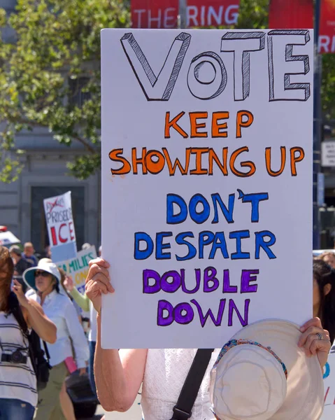 San Francisco Czerwca 2018 Tysiące Protestujących Marszu Rodziny Razem Ratusza — Zdjęcie stockowe