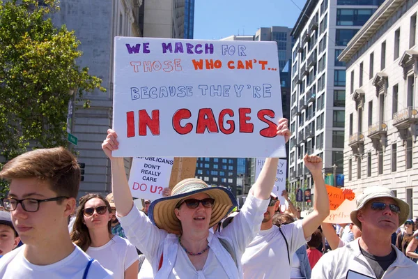 San Francisco Června 2018 Radnici Pochodují Tisíce Demonstrantů Kteří Patří — Stock fotografie