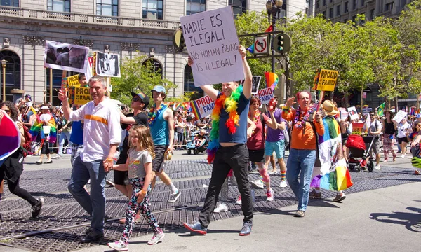 San Francisco Června 2018 Účastníci Ročníku Gay Pride Parade Jednoho — Stock fotografie