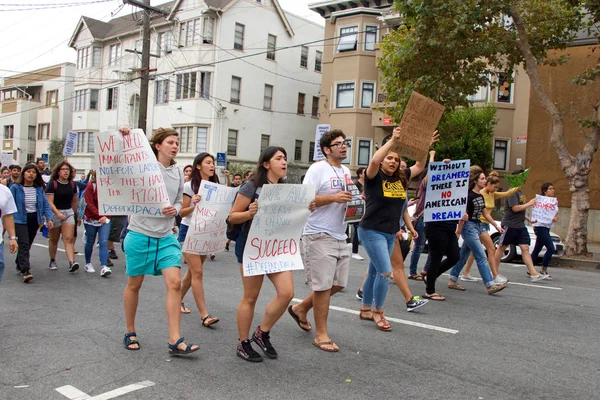 Berkeley September 2017 Niet Geïdentificeerde Deelnemers Protesteren Tegen Trump Die — Stockfoto