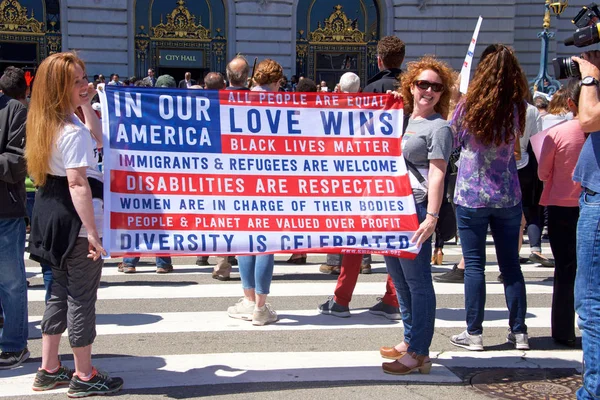 San Francisco August 2017 Two Members Nasty Women Get Shit — Stockfoto