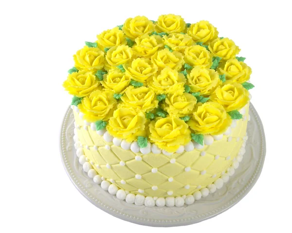 Bolo de creme de manteiga de rosas amarelas isolado no branco — Fotografia de Stock