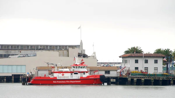 San Francisco Agosto 2016 San Francisco Fireboat Atracado Cerca Del — Foto de Stock