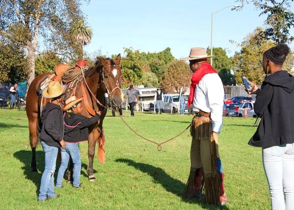 Oakland Října 2019 Neidentifikovaní Účastníci Ročníku Black Cowboy Průvodu Pořádaného — Stock fotografie