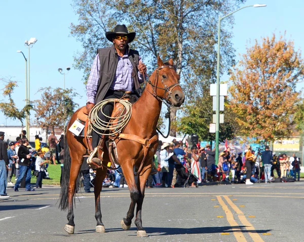 Oakland Října 2019 Neidentifikovaní Účastníci Ročníku Black Cowboy Průvodu Pořádaného — Stock fotografie