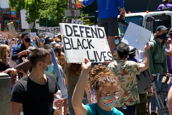 Berkeley Junho 2020 Centenas Pessoas Participando Protesto Black Lives Matter — Fotografia de Stock