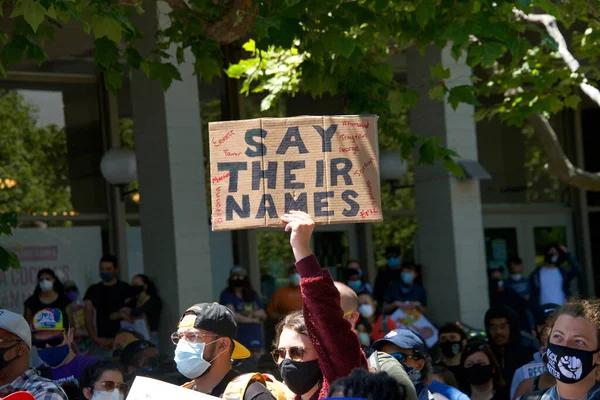 Berkeley Junho 2020 Centenas Pessoas Participando Protesto Black Lives Matter — Fotografia de Stock