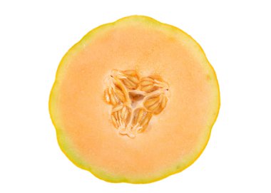 Cantaloupe 'un kesitine yaklaş. Tohumları beyaz renkte göstererek genişliği kes..