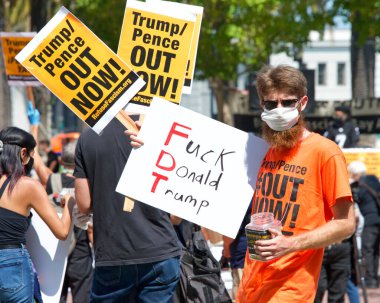 San Francisco, CA - 5 Eylül 2020: Ulusal Toplu Protesto, Trump Pence Out Şimdi! Körfez Bölgesi Etkinliği Faşizm Körfezi Bölgesi.