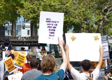 San Francisco, CA - 5 Eylül 2020: Ulusal Toplu Protesto, Trump Pence Out Şimdi! Körfez Bölgesi Etkinliği Faşizm Körfezi Bölgesi.