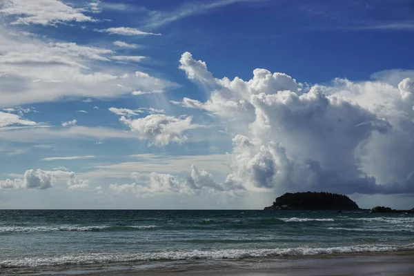 Himmel och hav i Phuket Stockbild