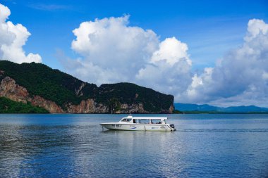 Su taşıma yüzer, tekne