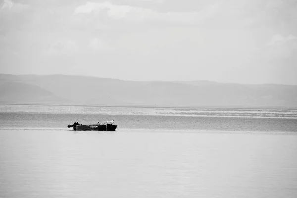 Boat on the water, floating transport — Stock Photo, Image