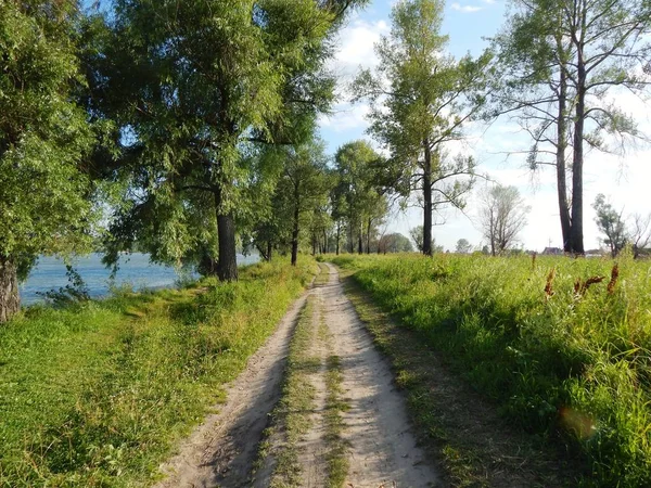 Eine solche Straße, um überall hin zu reisen — Stockfoto