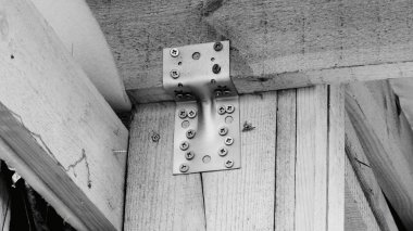 Montaj vidaları sayısı makul bir yaklaşım 