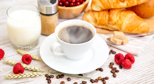 Petit Déjeuner Matin Avec Tasse Café Noire Avec Pain Croissant — Photo