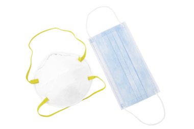 Beyaz arka plandaki doktorlar ve hastaneler için mikrop korumalı Coronavirus veya Cvid 19 maskesi.