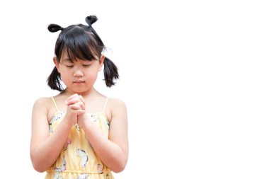 Çocuk dua ediyor ve Tanrı 'ya ibadet ediyor. Dini inançlarda el ele tutuşuyor ve Hıristiyanlara ibadet ediyor. Kilisede ya da genel olarak beyaz arka planda ya da uzayda ibadet ediyor..