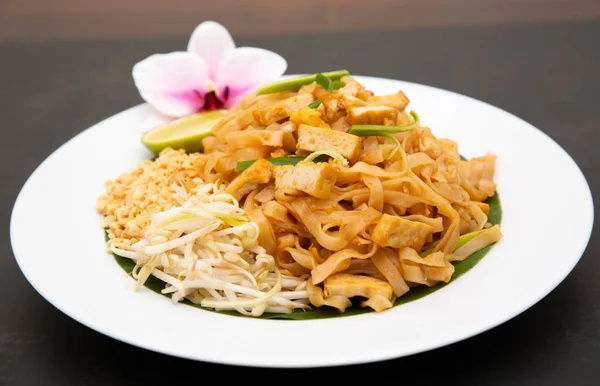 Pad Thai Thais Eten Noedel Tofu Gemengd Met Tamarinde Saus — Stockfoto