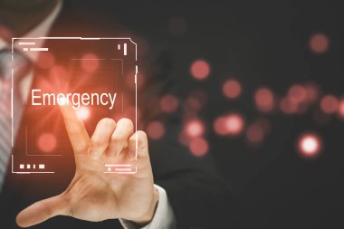 İş adamı, siyah arkaplan teknolojisi işlem sistemi konseptinde acil durum sözcüğünde parmak izi kullanıyor..