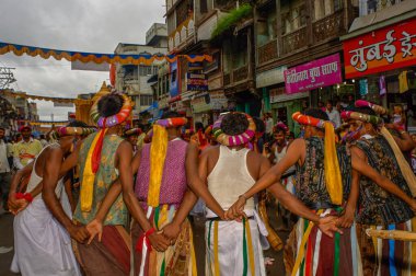 07-Aug-2010-Kabile hayranları Swaminarayan mandir nagar Yatra Deopur, Dhule, Maharashtra Hindistan Asya