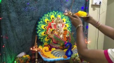 Lokvatika 'daki Ganesh puja Kalyan Maharashtra