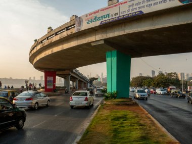 25 Mar 2019 deniz sınırı üstü geçiş izni, Queen 's Kolye. Mumbai Maharashtra Hindistan