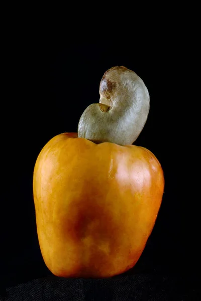 Food Cashewnoten Rijp Fruit Zwarte Achtergrond — Stockfoto