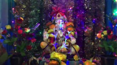 Bhiwandi Kalyan yakınlarında Ganesh Puja dekorasyonu Kon Gaom 