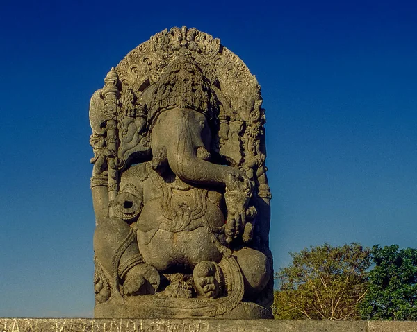 Апр 2011 Резной Камень Ганеша Гойсалесвара Temple Halebidu Hassan Karnataka — стоковое фото