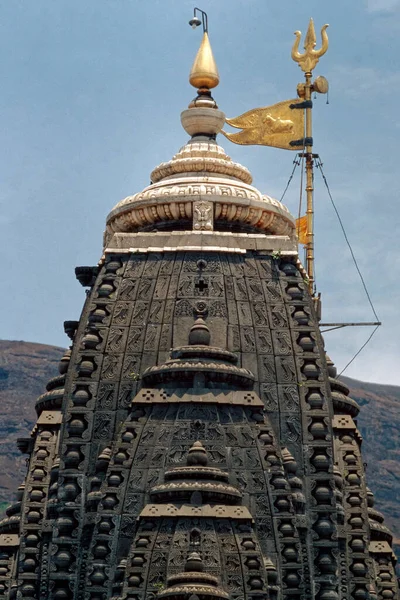 Jun 2010 Jyotirling Templo Trimbakeshwar Shiva Sopé Ghat Ocidental Perto — Fotografia de Stock